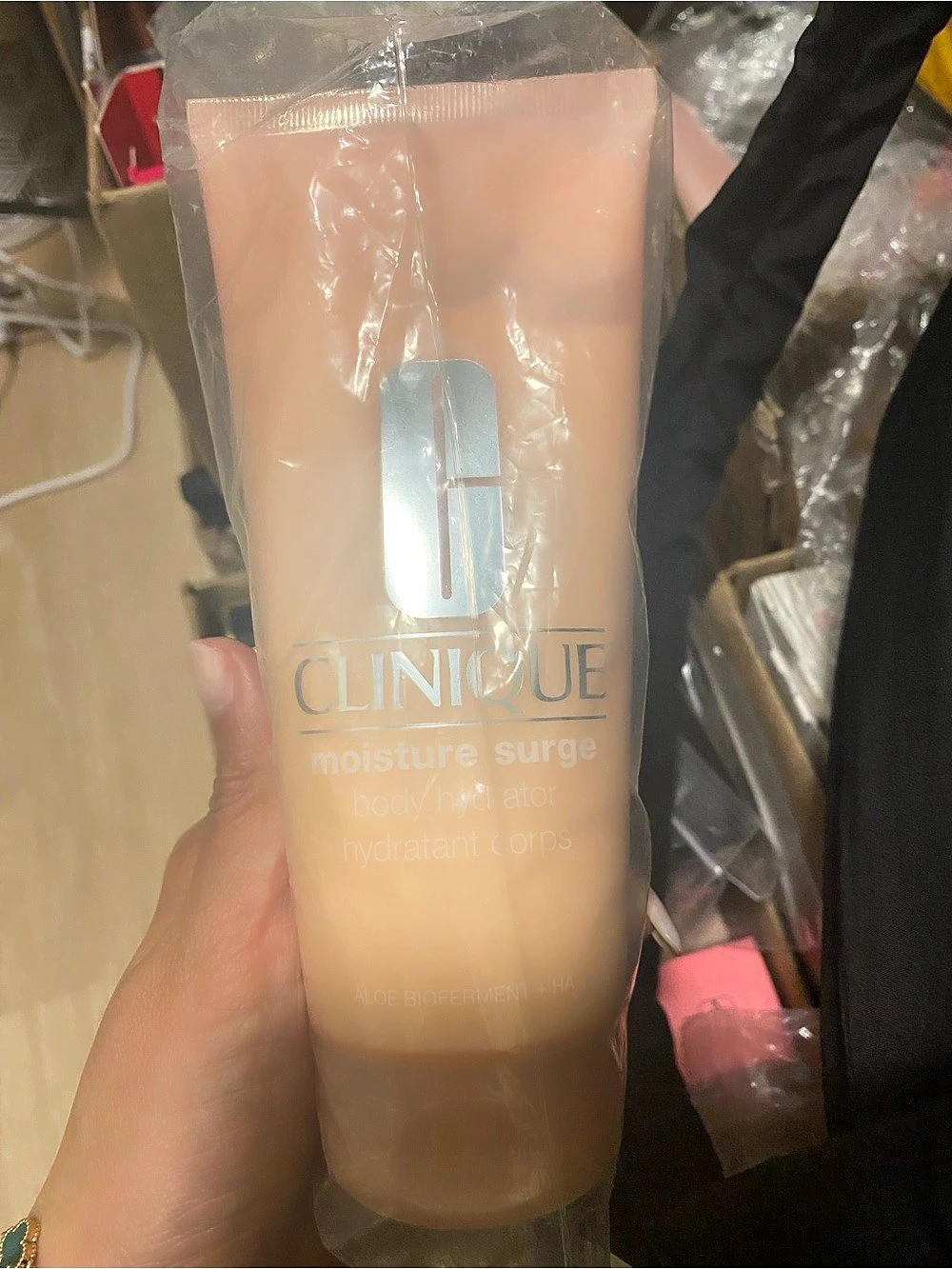 Clinique Moisture Surge Body Hydrator Body Hydrator NWT in Pink 200ml